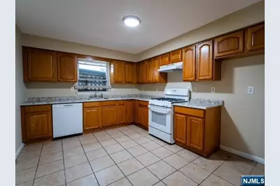 26-28 Mount Pleasant Avenue, Newark, NJ 07104 - Photo 3