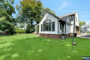 512 Warwick Ave, Teaneck Township, NJ 07666 - Photo 27
