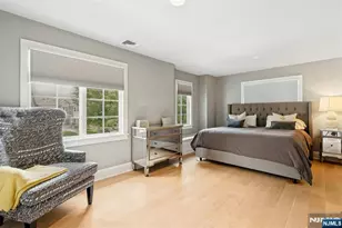 512 Warwick Ave, Teaneck Township, NJ 07666 - Photo 19