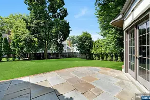 512 Warwick Ave, Teaneck Township, NJ 07666 - Photo 31