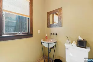 512 Warwick Ave, Teaneck Township, NJ 07666 - Photo 21