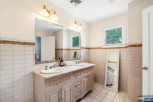 512 Warwick Ave, Teaneck Township, NJ 07666 - Photo 25