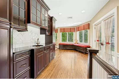 512 Warwick Avenue, Teaneck Township, NJ 07666 - Photo 5