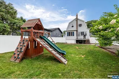 379 Kingsland Avenue, Lyndhurst Township, NJ 07071 - Photo 25