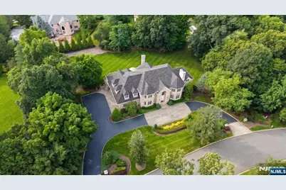 817 Peach Tree Lane, Franklin Lakes, NJ 07417 - Photo 3