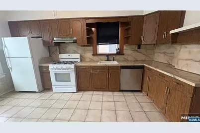 143 Elm Street 2 #2, Kearny, NJ 07032 - Photo 7