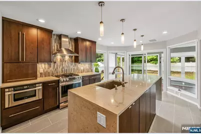 45 Jay Drive, Paramus, NJ 07652 - Photo 13
