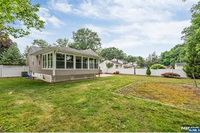 45 Jay Drive, Paramus, NJ 07652 - Photo 39