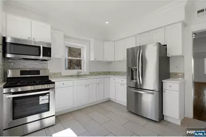 8128 Kennedy Boulevard, North Bergen, NJ 07047 - Photo 15