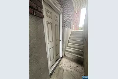 40 Stuyvesant Avenue 4 #4, Lyndhurst Township, NJ 07071 - Photo 11