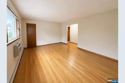 40 Stuyvesant Avenue 4 #4, Lyndhurst Township, NJ 07071 - Photo 7