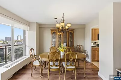 2077 Center 9A #9A, Fort Lee, NJ 07024 - Photo 7