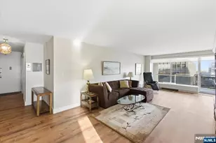 2077 Center 9A, Fort Lee, NJ 07024 - Photo 5