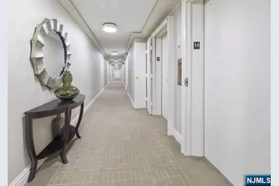 2077 Center 9A #9A, Fort Lee, NJ 07024 - Photo 3