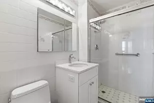 2077 Center 9A, Fort Lee, NJ 07024 - Photo 15