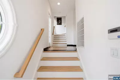 750 Undercliff Avenue, Edgewater, NJ 07020 - Photo 3