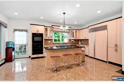 750 Undercliff Avenue, Edgewater, NJ 07020 - Photo 7