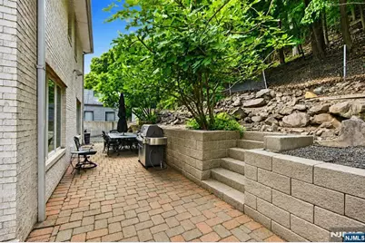 750 Undercliff Avenue, Edgewater, NJ 07020 - Photo 21
