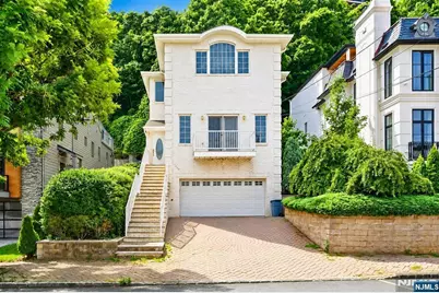 750 Undercliff Avenue, Edgewater, NJ 07020 - Photo 1