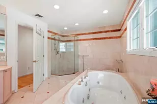 750 Undercliff Ave, Edgewater, NJ 07020 - Photo 13