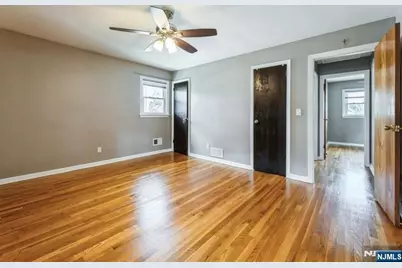 150 Pleasant Avenue, Bergenfield, NJ 07621 - Photo 25