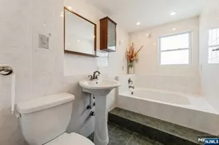 150 Pleasant Ave, Bergenfield, NJ 07621 - Photo 15