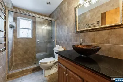 150 Pleasant Avenue, Bergenfield, NJ 07621 - Photo 23