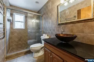 150 Pleasant Ave, Bergenfield, NJ 07621 - Photo 23