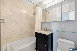 100 Manhattan Ave 910, Union City, NJ 07087 - Photo 15