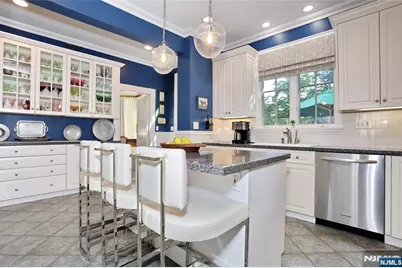 339 Highwood Avenue, Leonia, NJ 07605 - Photo 15