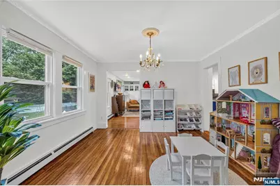 453 Maple Avenue, Glen Rock, NJ 07452 - Photo 9