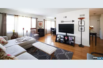 118 Diamond Bridge Avenue 1 #1, Hawthorne, NJ 07506 - Photo 3