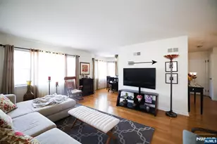 118 Diamond Bridge Ave 1, Hawthorne, NJ 07506 - Photo 3