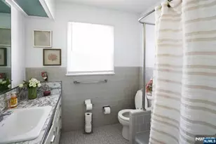 118 Diamond Bridge Ave 1, Hawthorne, NJ 07506 - Photo 15