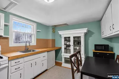 609 38th Street, Union City, NJ 07087 - Photo 37