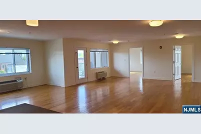411 E Brinkerhoff Avenue 304 #304, Palisades Park, NJ 07650 - Photo 7