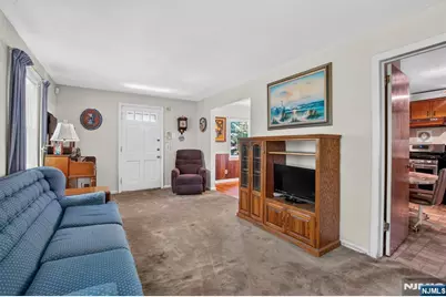 185 Reldyes Avenue, Leonia, NJ 07605 - Photo 3