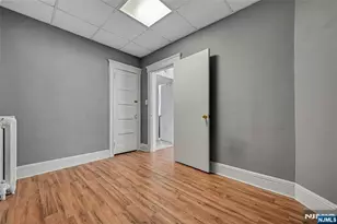 349 Undercliff Ave, Edgewater, NJ 07020 - Photo 5