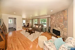 60 Sunset Ct, Mahwah, NJ 07430 - Photo 7