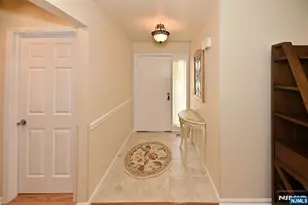 60 Sunset Ct, Mahwah, NJ 07430 - Photo 3