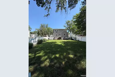 734 E Clark Avenue, Ridgefield, NJ 07657 - Photo 3