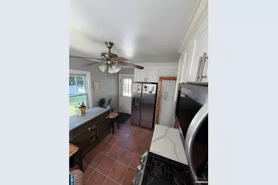 734 E Clark Avenue, Ridgefield, NJ 07657 - Photo 5