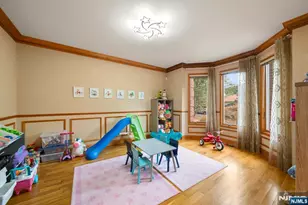325 Cooper Pl, Paramus, NJ 07652 - Photo 7