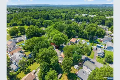 1 Westview Avenue, Roseland, NJ 07068 - Photo 37