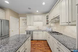 79 S Mackenzie Ln, Denville, NJ 07834 - Photo 13