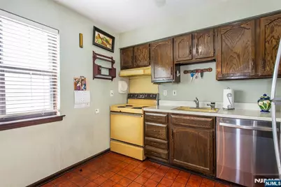 575 Grove Street F3 #F3, Clifton, NJ 07013 - Photo 7