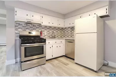 662 Teneyck Avenue, Lyndhurst Township, NJ 07071 - Photo 17