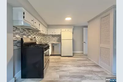 662 Teneyck Avenue, Lyndhurst Township, NJ 07071 - Photo 25