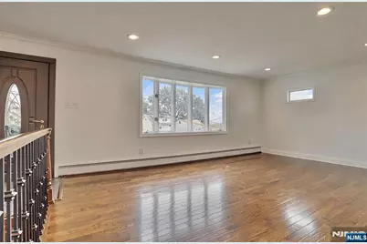 662 Teneyck Avenue, Lyndhurst Township, NJ 07071 - Photo 5