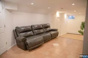 22 Warren Rd, Fair Lawn, NJ 07410 - Photo 31